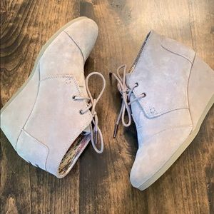 •TOMS Desert Wedges (Gently Used)•